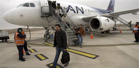 Por el paro Latam se suma a Aerolíneas y cancela todos sus vuelos del