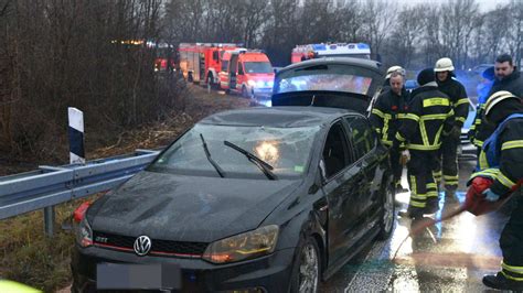 Walldorf Unfall Auf A A Auto Berschl Gt Sich Auf Nasser Stra E