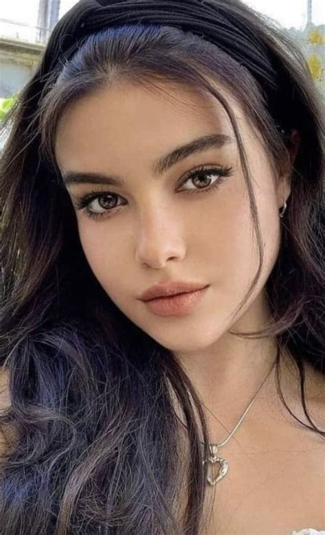 Pin Su Juventud Y Belleza Donne Di Bellezza Donne Bellissime Facce