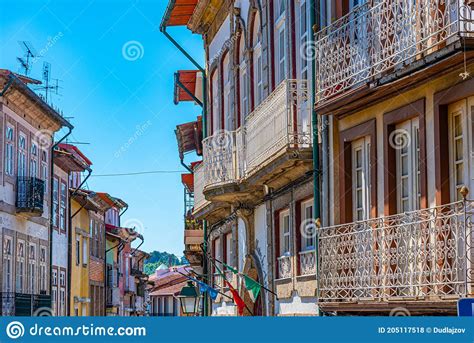 Fachadas Coloridas De Casas Em Guimaraes Portugal Foto De Stock