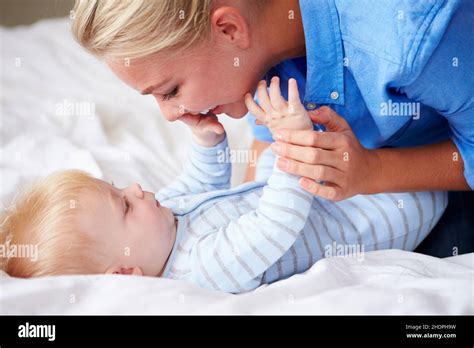 Baby Mother Babe Babies Human Babies Mom Mothers Mum Stock Photo Alamy