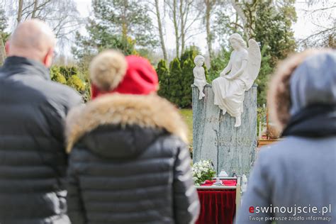 Pomnik dzieci utraconych świnoujście pogrzeb 1 Świnoujście w sieci