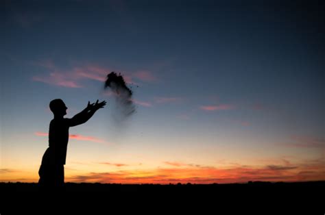 What To Do With Cremation Ashes 10 Ways To Spread Ashes Lone Star