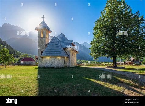 Albania Provincia De Shkoder Parque Nacional De Theth En El Coraz N