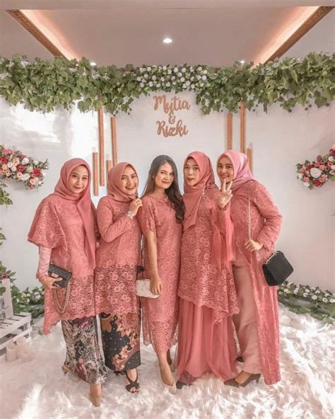 Model Bridesmaid Hijab Dress Seragam Kebaya Gaun