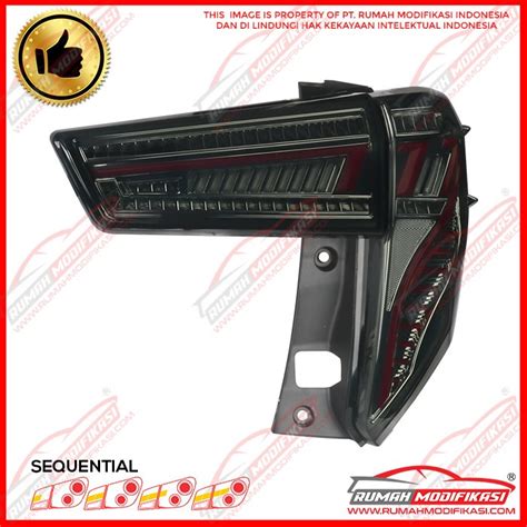 Stoplamp Toyota Innova Reborn On Red Smoke Trunklid V