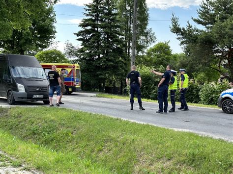 Galeria Potr Cenie Pieszego Na S Owackiego Przechodzi W Miejscu