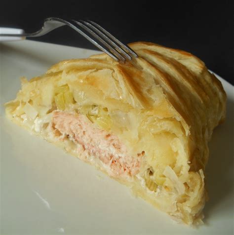 Feuilleté tressé au saumon poireaux