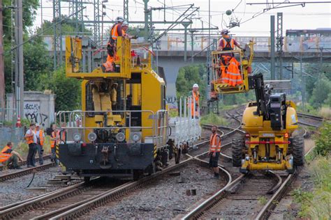 Wuppertal Schaden An Oberleitung Zugverkehr Massiv Beeintr Chtigt