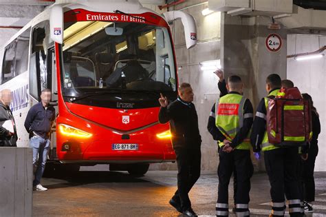 Om Ol Le Match Report Apr S Le Caillassage Du Bus Lyonnais Fabio