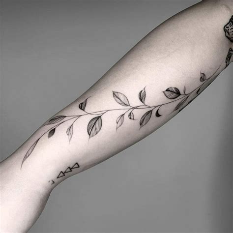 60+ Leaf Vine Tattoo Ideas That Will Blow Your Mind!