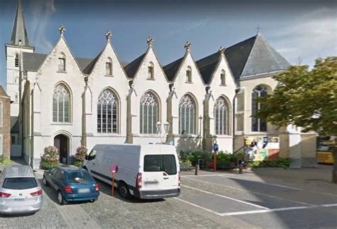 Church Where Couple Filmed Porn Film Sprinkles Holy Water On Altar To Restore Dignity Daily Star