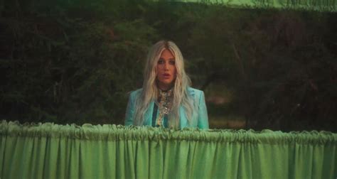 Kesha ‘learn To Let Go’ Music Video Stream Download And Lyrics Here First Listen Kesha