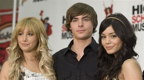 Zac Efron Habla Sobre Los Embarazos Simultáneos De Vanessa Hudgens Y