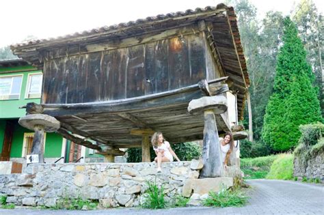 Un Pueblo Al Que Se Accede Atravesando Una Cueva Cuevas Del Agua En