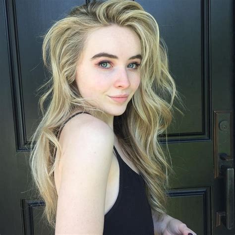 Личные фотографии 1 575 фотографий Sabrina Carpenter Outfits