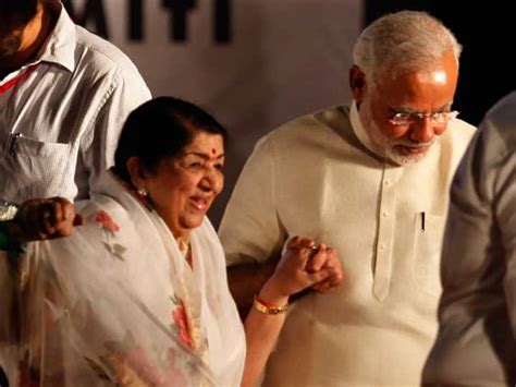 Lata Mangeshkar Death Anniversary 6 Feb Fans Pay Tribute Remember Nightingale Of India Photos