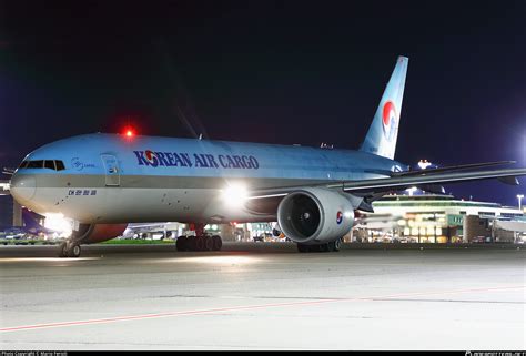 HL8043 Korean Air Boeing 777 FB5 Photo By Mario Ferioli ID 1581010