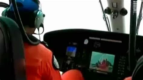 Cari Korban Airasia Basarnas Turunkan Penyelam Di Sektor V News