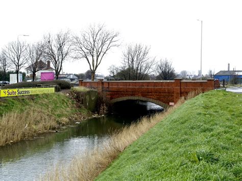 Brick Bridge Over Beverley And Barmston © Andy Beecroft Cc By Sa20