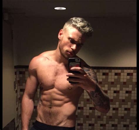 Gus Kenworthy Photo