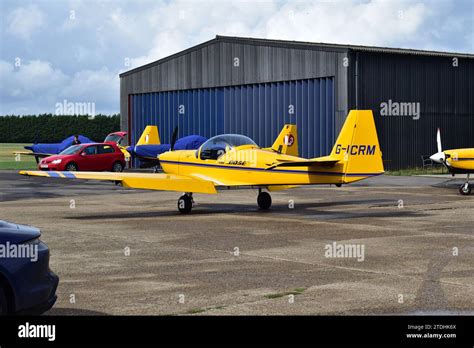 T Tail Aircraft Hi Res Stock Photography And Images Alamy