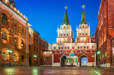 Premium Photo The Resurrection Gate Of The Red Square In Moscow And