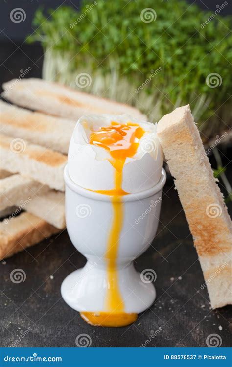 Soft Boiled Runny Egg Stock Image Image Of Soft Cress 88578537