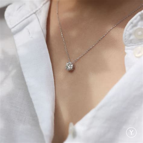 The Key Invisible Halo Diamond Chain Pendant In K Solid Gold