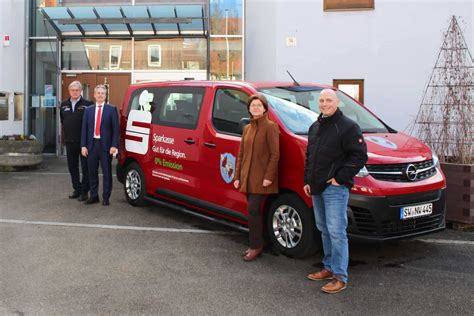 Mit Der Gemeinde Niederwerrn Mobil Sparkasse Schweinfurt Haßberge Spendet Für E Bürgerbus