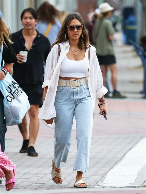Jessica Alba Captivating Curves Street Style Hot Celebs Home