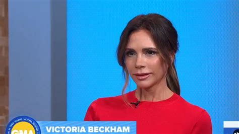 Qué le pasó en la cara Victoria Beckham sorprende con aspecto de