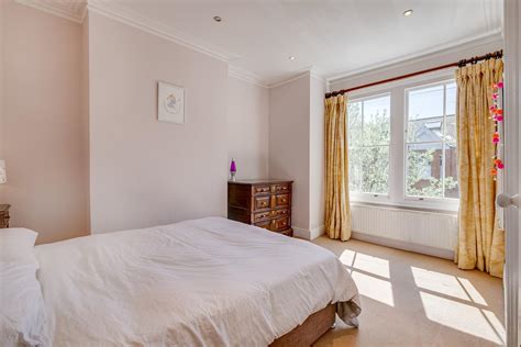 4 Bedroom House For Sale In Lavenham Road London Sw18 Loney Miller