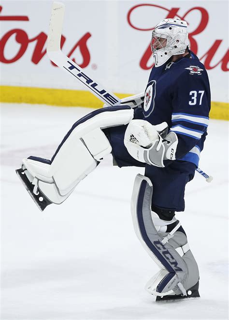 Hellebuyck makes 34 saves to lead Jets past Capitals 3-0