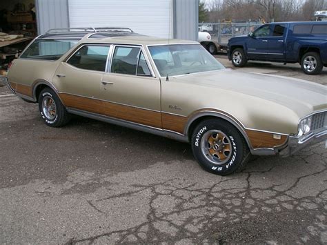 1969 OLDSMOBILE VISTA CRUISER STATION WAGON 70's show - Classic ...