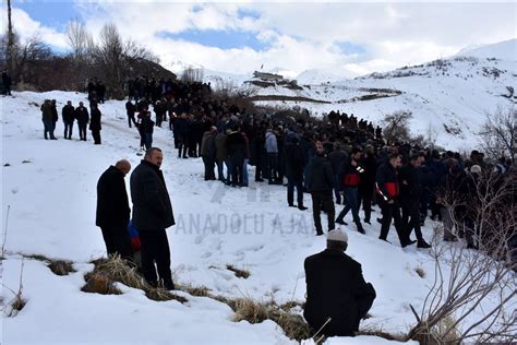 Çığ şehitlerine veda