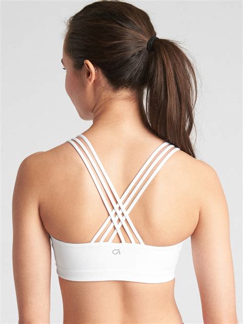 GapFit Eclipse Medium Support Strappy Sports Bra Gap