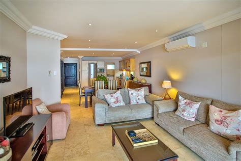 Luxury Beachfront Apartment In Ballito With Balcony Pool