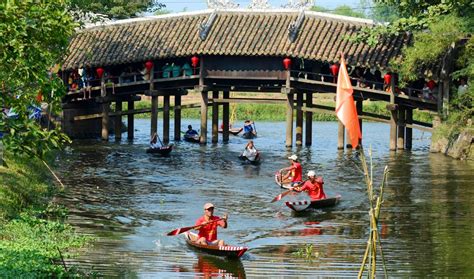 Thanh Toan Tile Bridge Ancient Architectural Beauty Focus Asia And