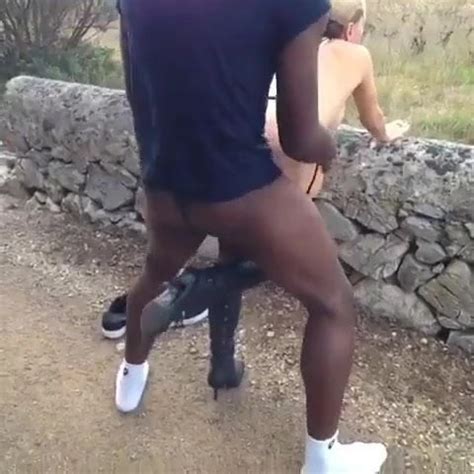 Amateur MILF Im Freien Von Schwarzem Typen Geritten XHamster