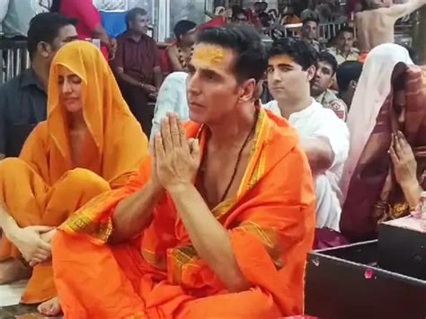 Vijay Upadhyay Actor Akshay Kumar On His Birthday Offers Prayers At