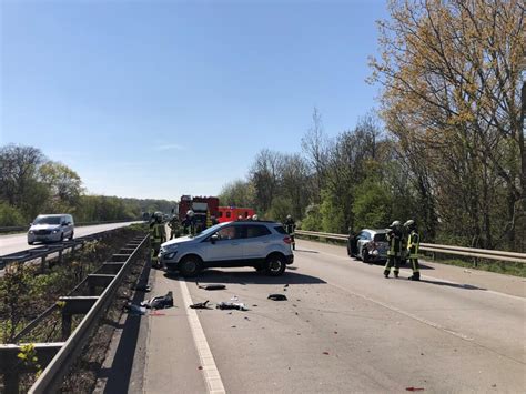 Feuerwehr Werl rückt zu Unfall auf der Autobahn 44 aus an der ein Mann