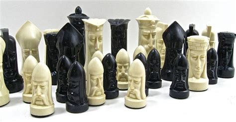 Modern Chess Set By Barm Tropicalaceto