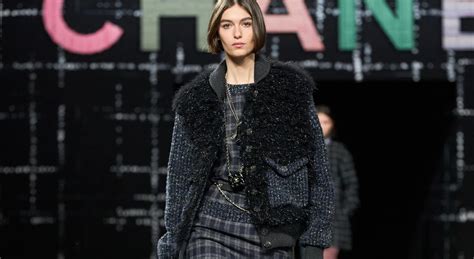 Tendenze Addio Gambe Nude Ora Si Mettono I Calzini