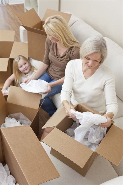 Moving Help for Seniors: Tips for Rightsizing & Downsizing 