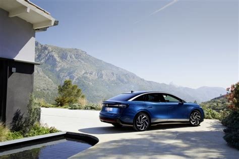 World premiere of the Volkswagen ID.7 electric sedan - Volkswagen US ...