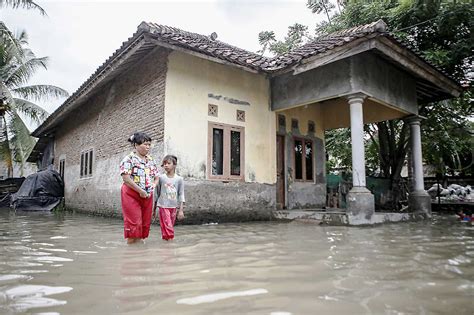 Dilanda Banjir Koran Jakarta