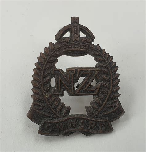 Wwii New Zealand Officers Onward Collar Badge Bronze Trade In Military