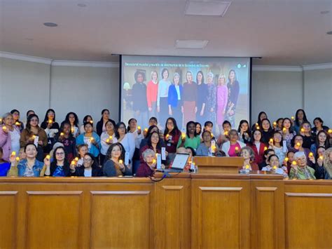 Mujeres Participan De Devocional Mundial De La Sociedad De Socorro En