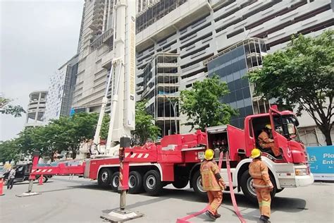 Kebakaran Tiga Lantai Di Apartemen Pakuwon City Padam Hanya 30 Menit